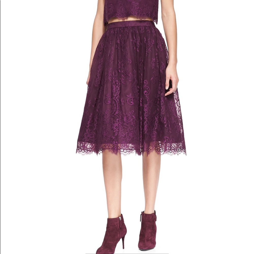 Alice + Olivia
Perkins Full Lace Skirt